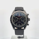 Load and play video in Gallery viewer, OMEGA Speedmaster Dark Side of the Moon ref. 212.30.41.20.01.003 - cassa ceramica nera - cinturino pelle nero - quadrante nero con cronografo e datario